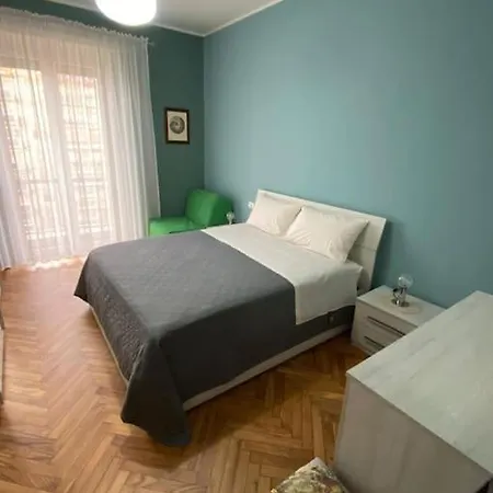 Moderno Torino! شقة